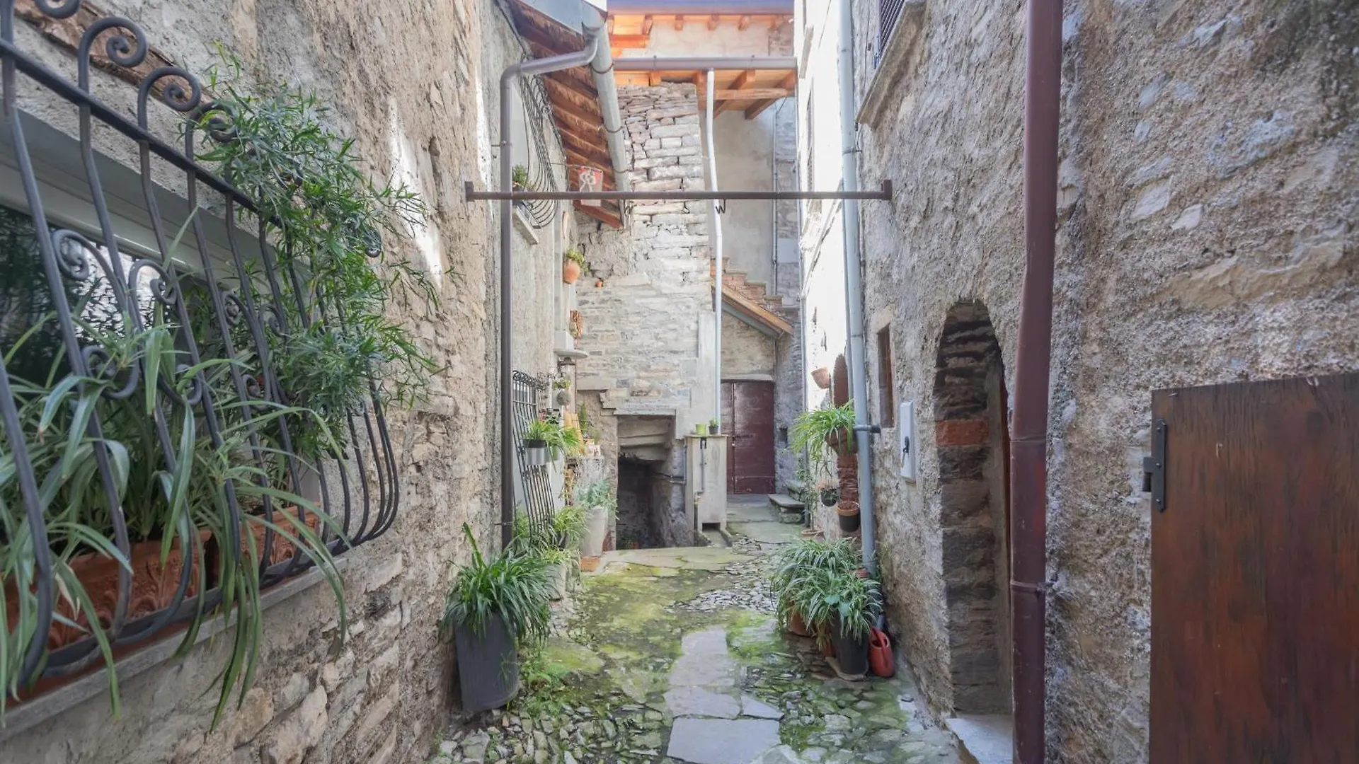 アパート Pretty Studio In Old Town By Rent All Como Carate Urio