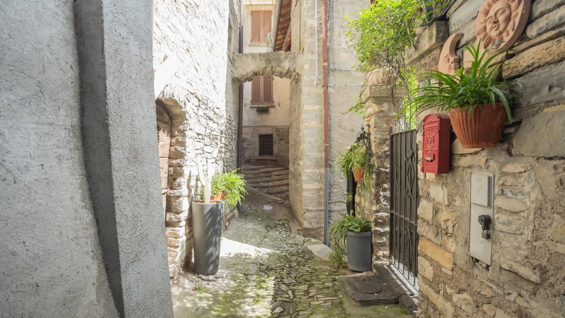Pretty Studio In Old Town By Rent All Como Carate Urio アパート