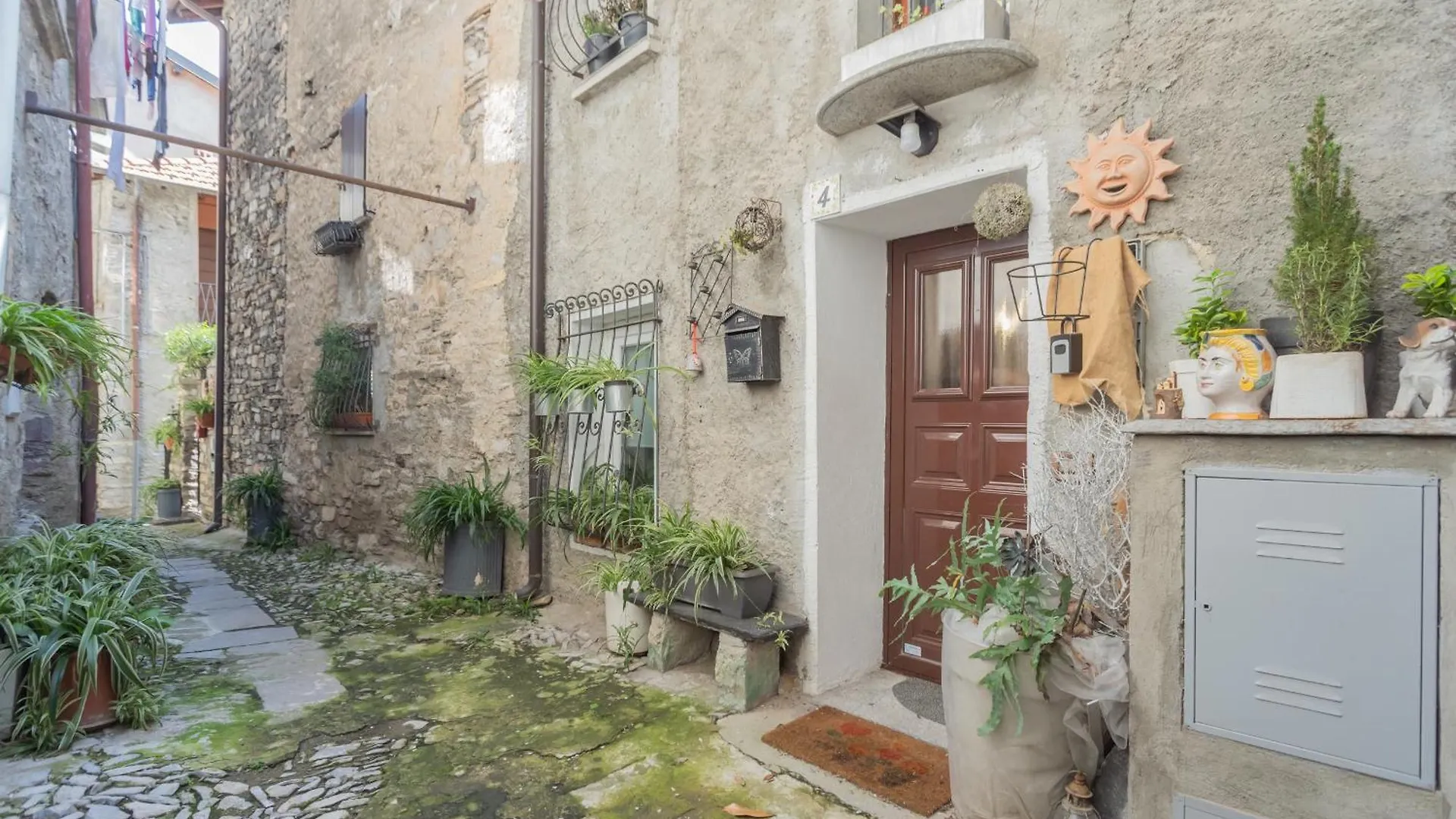 Pretty Studio In Old Town By Rent All Como Carate Urio